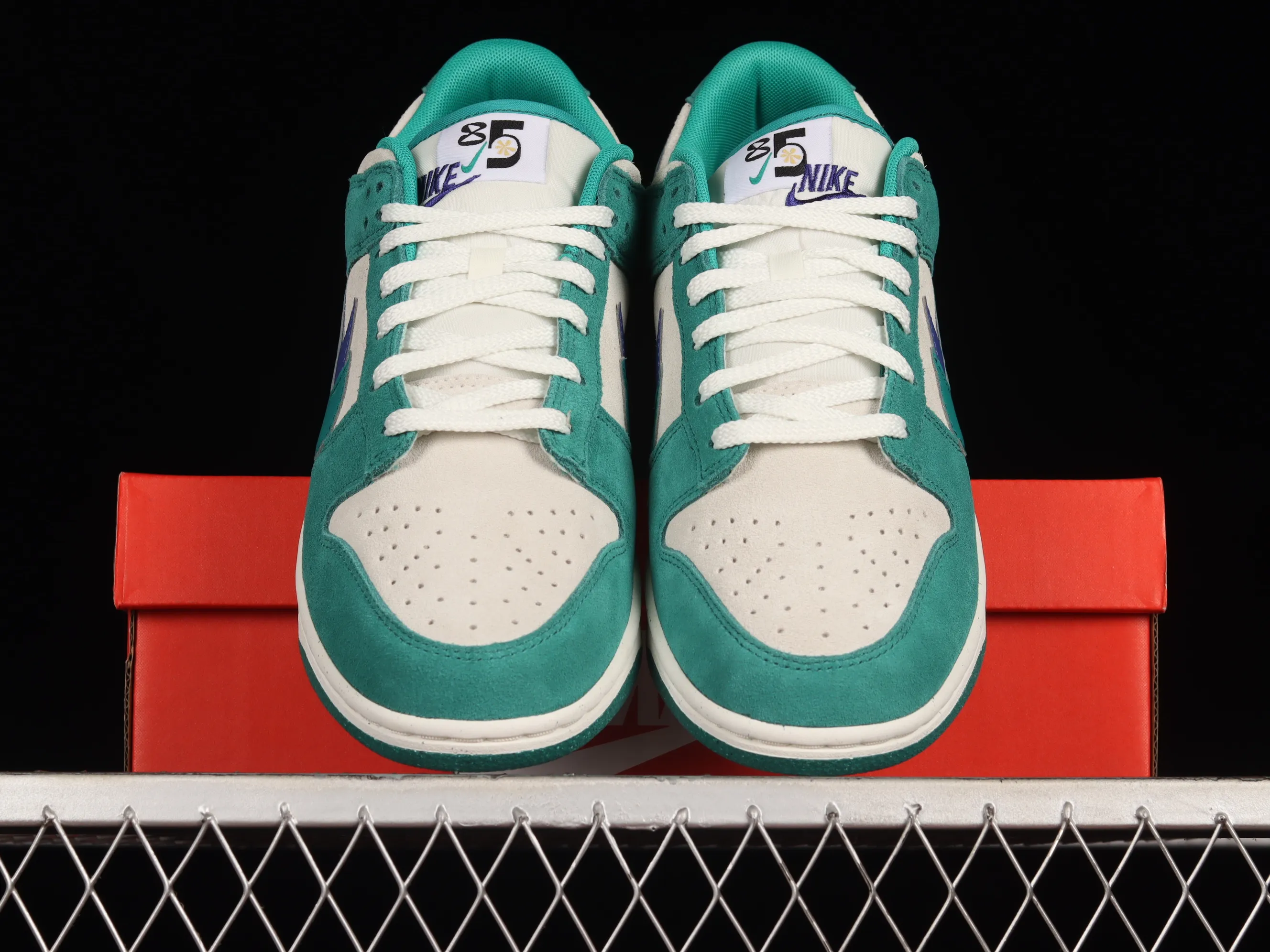 All Categories Nk SB Dunk Series Nk SB Dunk Low Low-top sneakers Foreign trade version Nk SB Dunk Low "85" Gray-green double hook SB low-top sports and leisure sneakers DO9457-101
